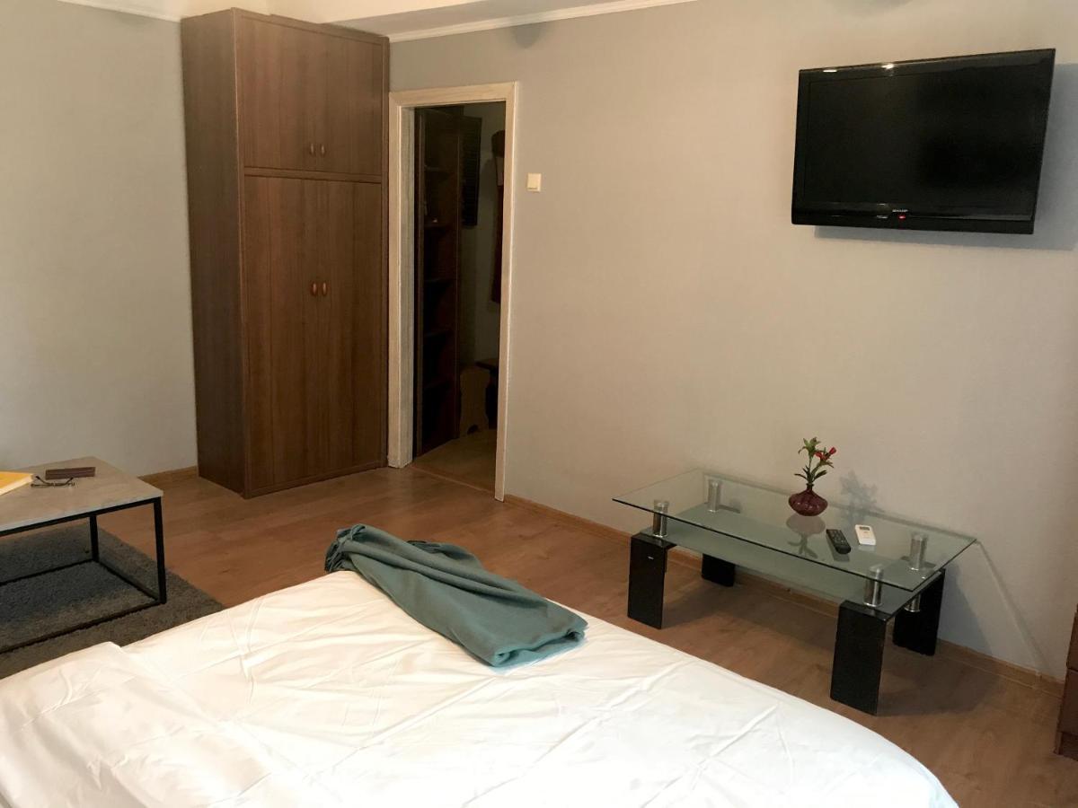 Apartment Olympyska On Velyka Vasylkyvska 45 Kiev Ngoại thất bức ảnh