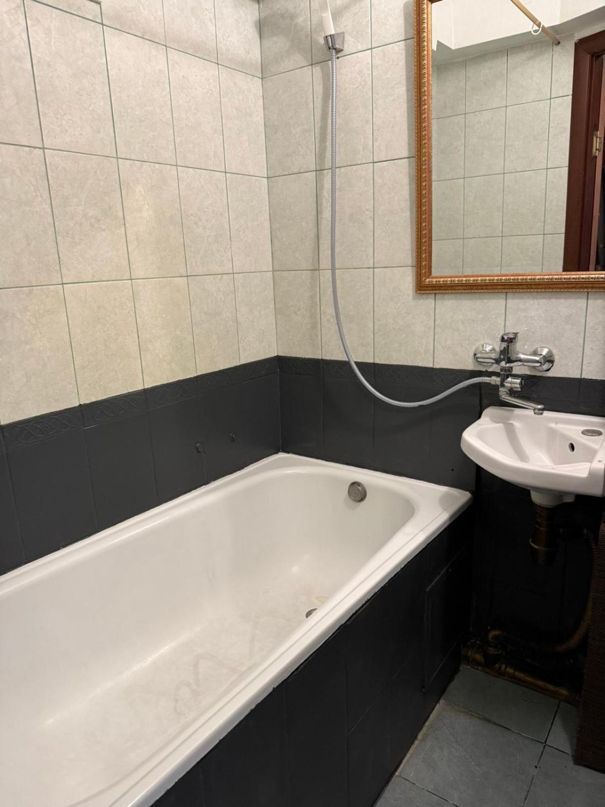 Apartment Olympyska On Velyka Vasylkyvska 45 Kiev Ngoại thất bức ảnh